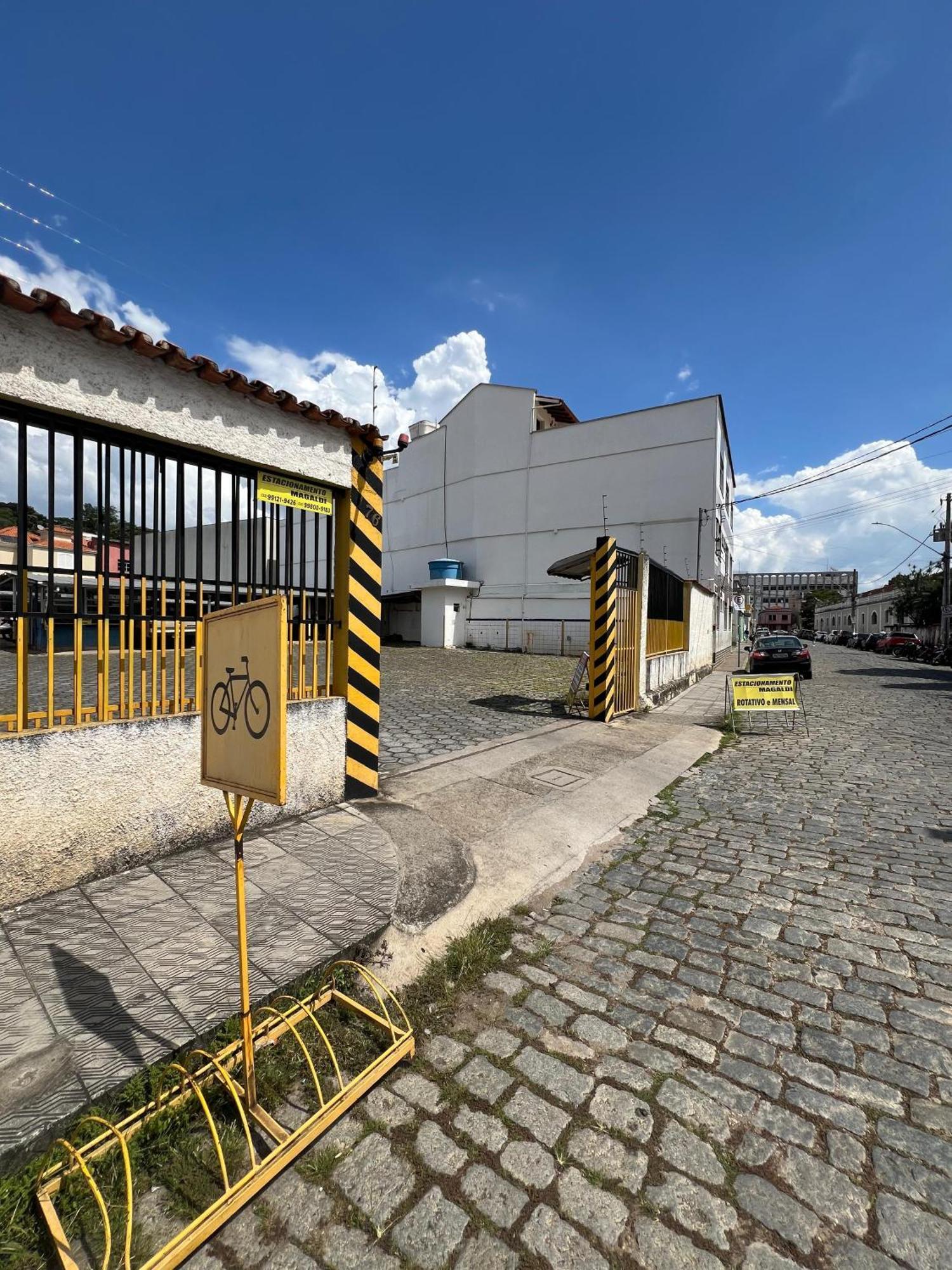 Apartamento Em Sao Joao Del Rei, Ao Lado Da Estacao Ferroviaria, Estacionamento E Ar Condicionado Esterno foto